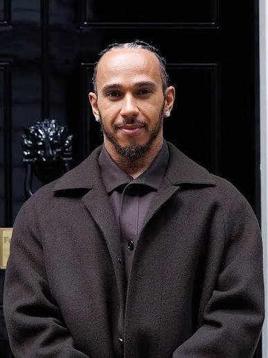 The F1 World Reacts to Lewis Hamilton’s New Decision Concerning Lando Norris, as He Clearly States That…